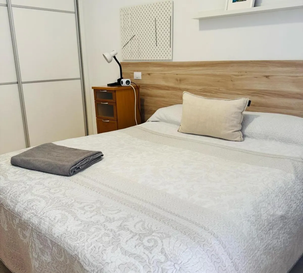 Homestay Habitacion Privada May Con Balcon Vecindario  Spain